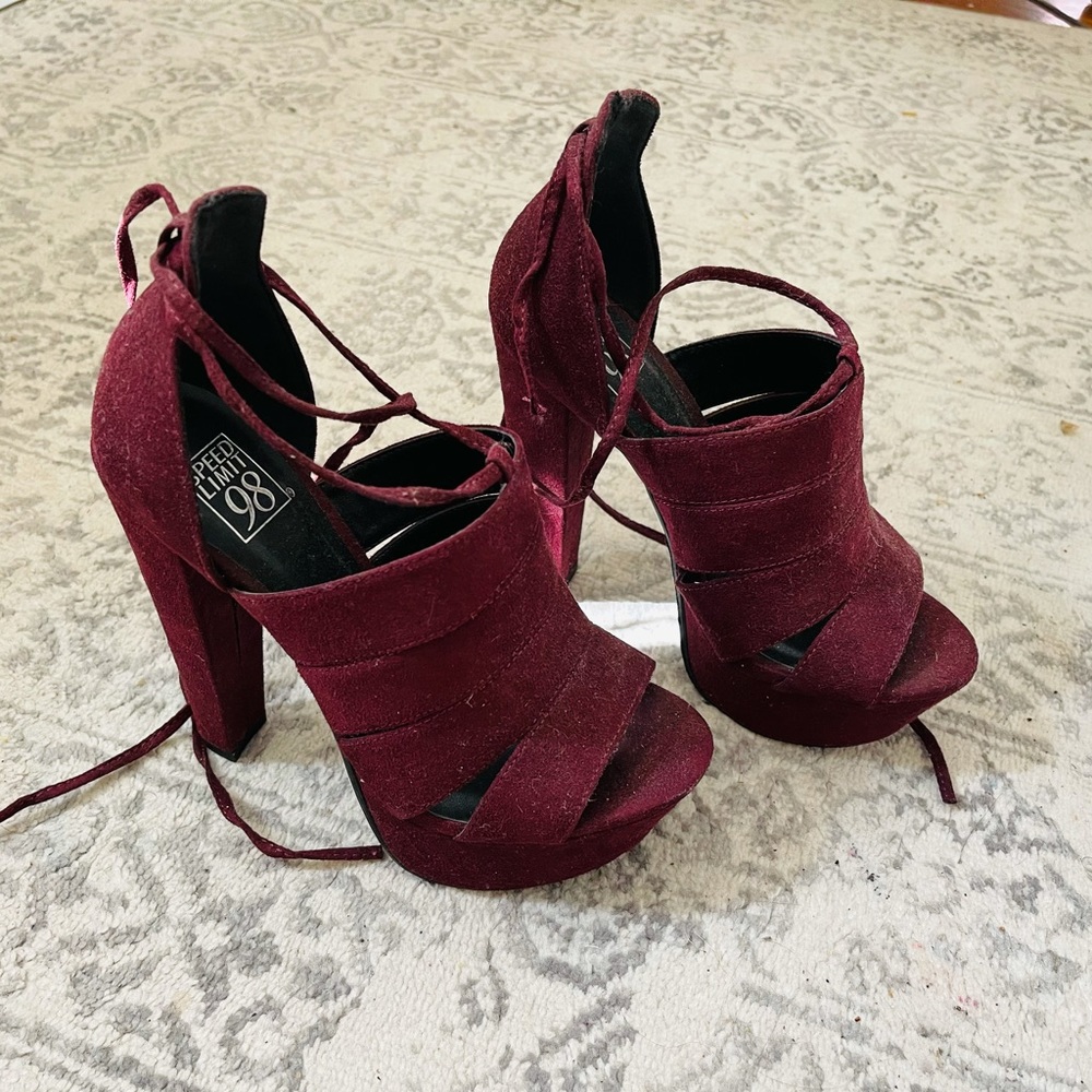 Maroon scrappy block heels